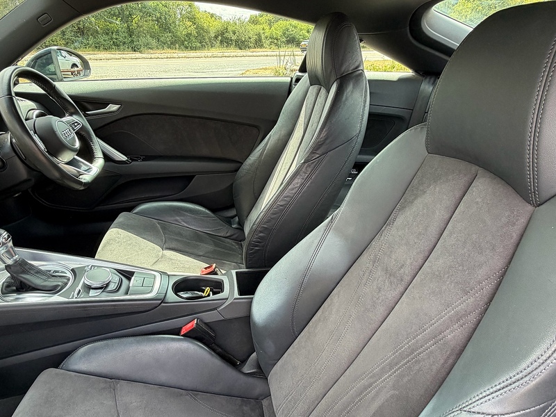 Audi TT 2.0 TFSI Sport Coupe 3dr Petrol S Tronic quattro Euro 6 (s/s) (230 ps) - U10004310