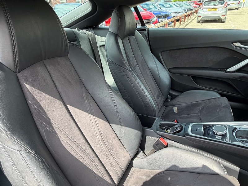 Audi TT 2.0 TFSI Sport Coupe 3dr Petrol S Tronic quattro Euro 6 (s/s) (230 ps) - U10004310