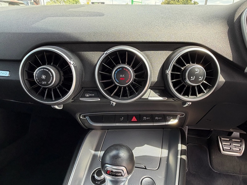 Audi TT 2.0 TFSI Sport Coupe 3dr Petrol S Tronic quattro Euro 6 (s/s) (230 ps) - U10004310