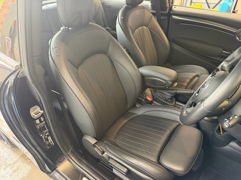 MINI Hatch 1.5 Cooper Exclusive Hatchback 3dr Petrol Steptronic Euro 6 (s/s) (136 ps) - U10004314