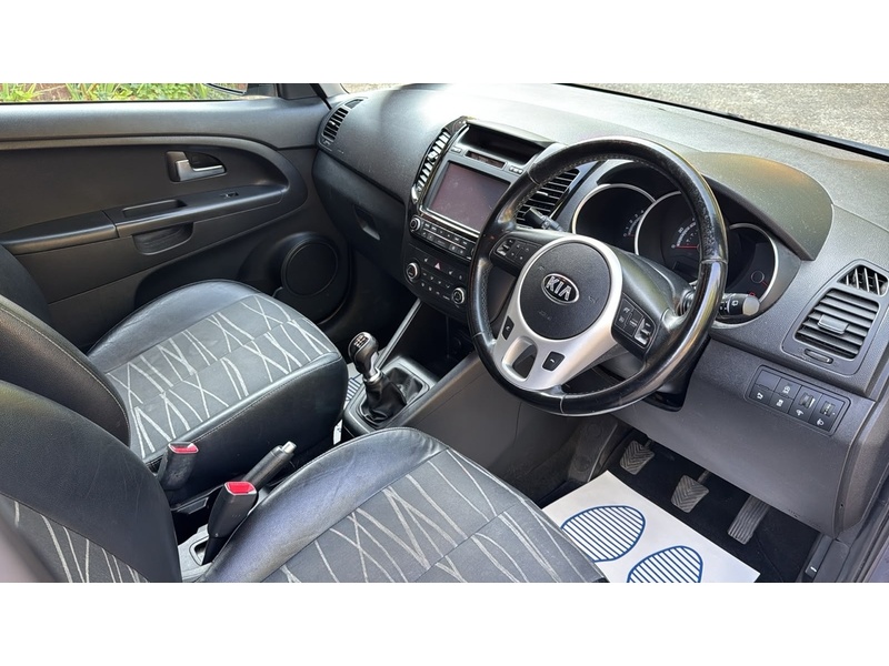 Kia Venga 1.6 3 MPV 5dr Petrol Manual Euro 6 (s/s) (123 bhp) - U10004318