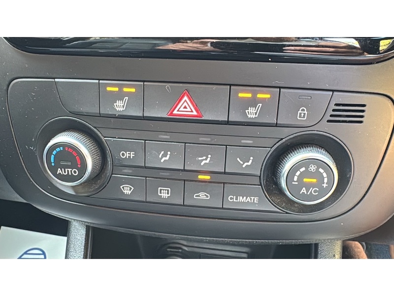 Kia Venga 1.6 3 MPV 5dr Petrol Manual Euro 6 (s/s) (123 bhp) - U10004318