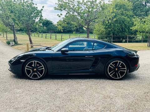 Porsche 718 Cayman 2.0T Coupe 2dr Petrol Manual Euro 6 (s/s) (300 ps) - U10004321