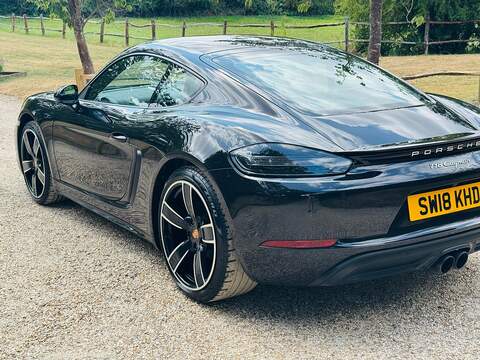 Porsche 718 Cayman 2.0T Coupe 2dr Petrol Manual Euro 6 (s/s) (300 ps) - U10004321