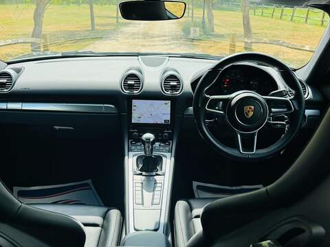 Porsche 718 Cayman 2.0T Coupe 2dr Petrol Manual Euro 6 (s/s) (300 ps) - U10004321