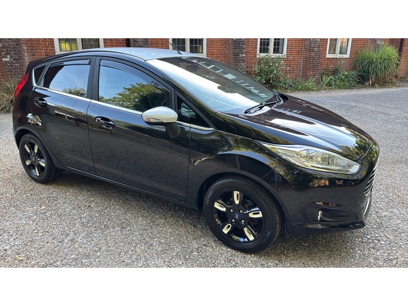 Ford Fiesta 1.25 Zetec Black Edition Hatchback 5dr Petrol Manual Euro 6 (82 ps) - U10004322