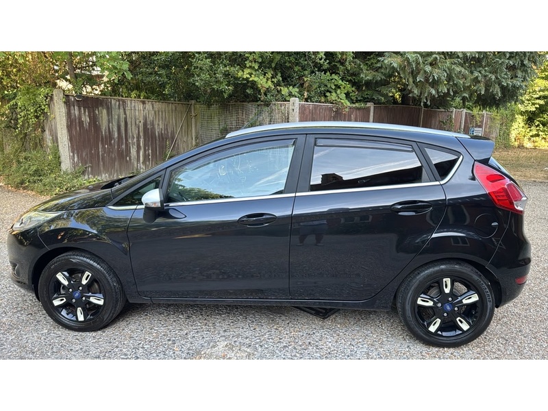 Ford Fiesta 1.25 Zetec Black Edition Hatchback 5dr Petrol Manual Euro 6 (82 ps) - U10004322