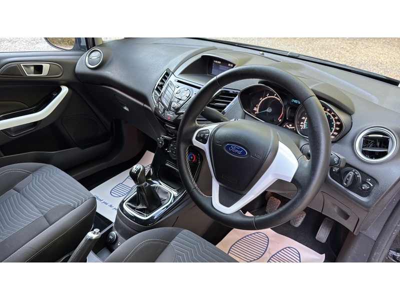 Ford Fiesta 1.25 Zetec Black Edition Hatchback 5dr Petrol Manual Euro 6 (82 ps) - U10004322