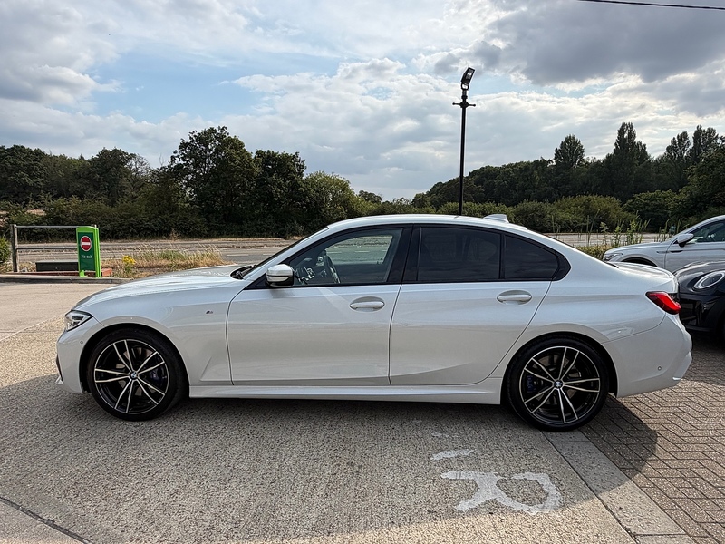 BMW 3 Series 2.0 320i M Sport Saloon 4dr Petrol Auto Euro 6 (s/s) (184 ps) - U10004325
