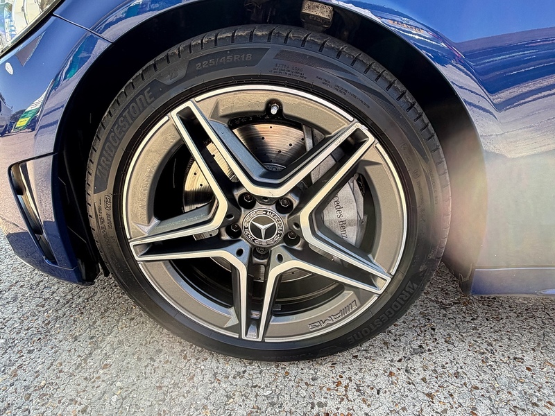 Mercedes-Benz C Class 2.0 C300d AMG Line (Premium) Saloon 4dr Diesel G-Tronic+ Euro 6 (s/s) (245 ps) - U10004326