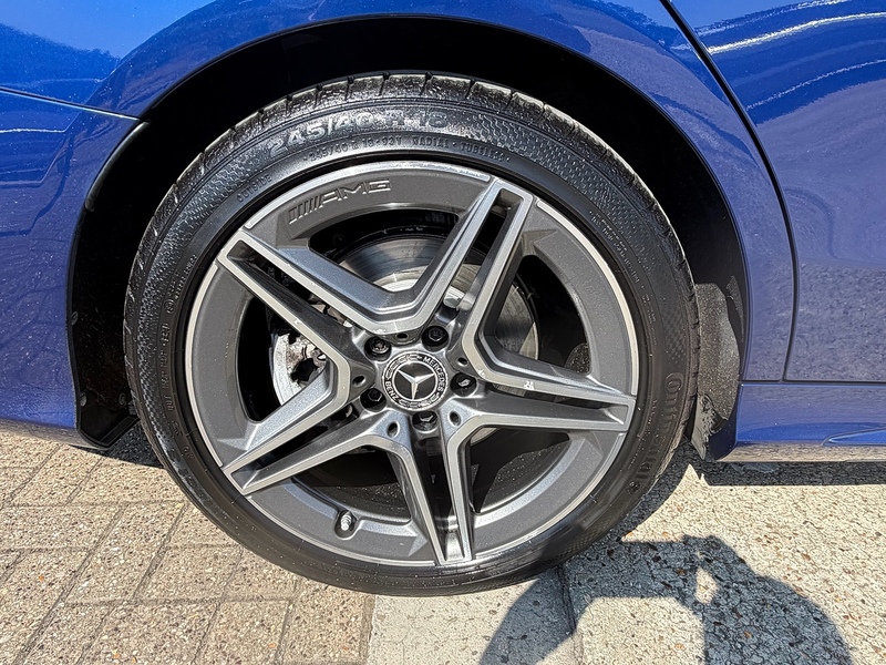Mercedes-Benz C Class 2.0 C300d AMG Line (Premium) Saloon 4dr Diesel G-Tronic+ Euro 6 (s/s) (245 ps) - U10004326