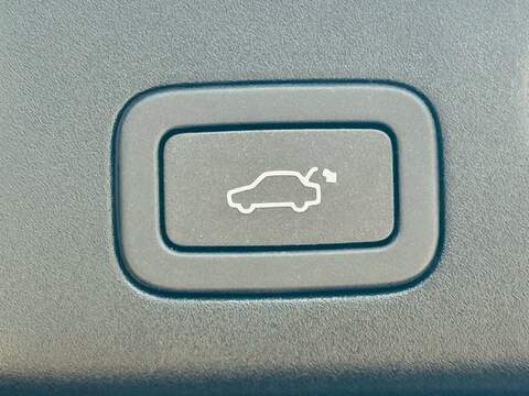 Jaguar XJR 5.0 V8 Saloon 4dr Petrol Auto Euro 6 (s/s) (550 ps) - U10004344