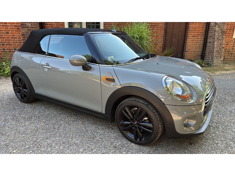 MINI Convertible 1.5 Cooper Convertible 2dr Petrol Manual Euro 6 (s/s) (136 ps) - U10004348