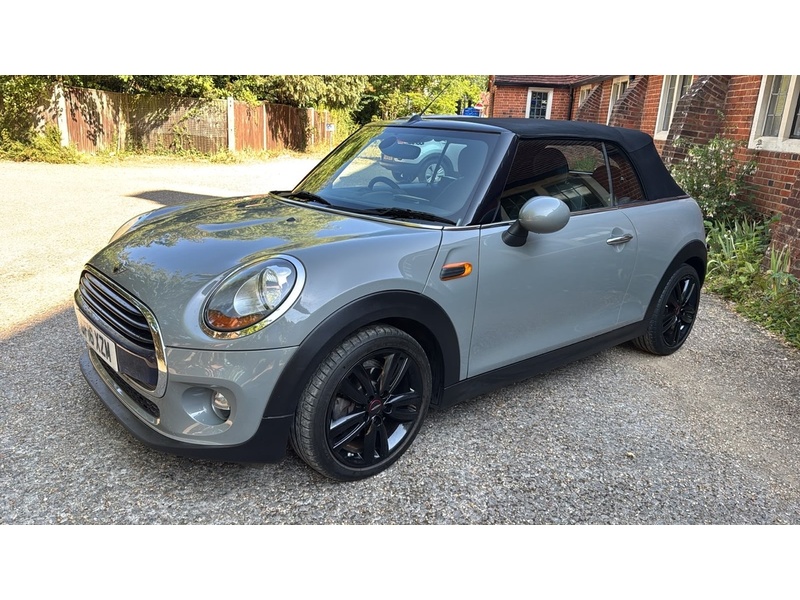 MINI Convertible 1.5 Cooper Convertible 2dr Petrol Manual Euro 6 (s/s) (136 ps) - U10004348