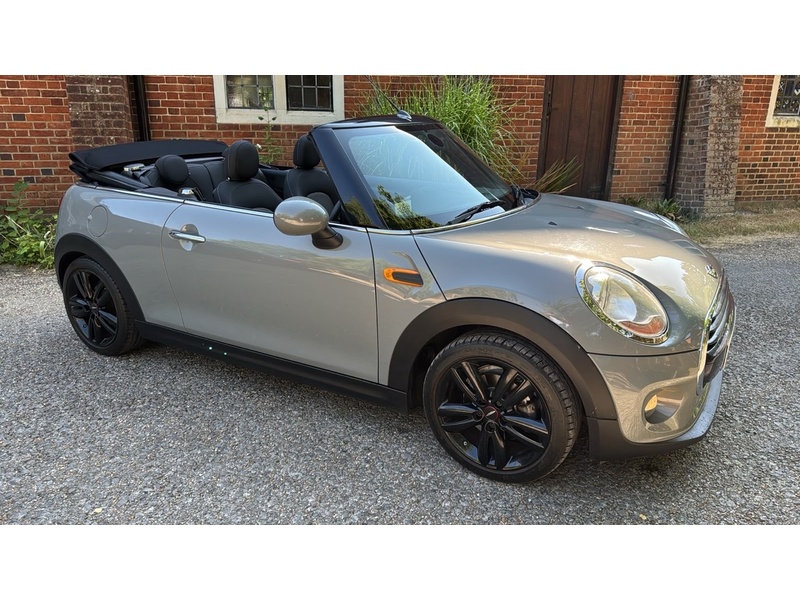 MINI Convertible 1.5 Cooper Convertible 2dr Petrol Manual Euro 6 (s/s) (136 ps) - U10004348