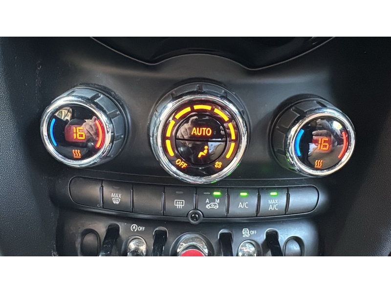 MINI Convertible 1.5 Cooper Convertible 2dr Petrol Manual Euro 6 (s/s) (136 ps) - U10004348