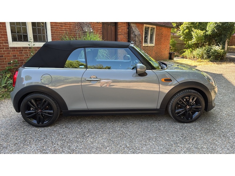 MINI Convertible 1.5 Cooper Convertible 2dr Petrol Manual Euro 6 (s/s) (136 ps) - U10004348