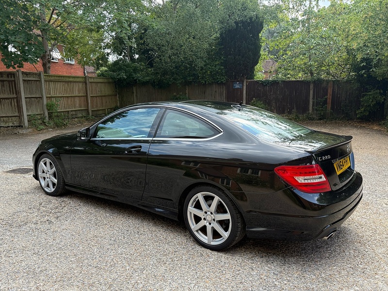 Mercedes-Benz C Class 2.1 C220 CDI AMG Sport Edition Coupe 2dr Diesel G-Tronic+ Euro 5 (s/s) (170 ps) - U10004350