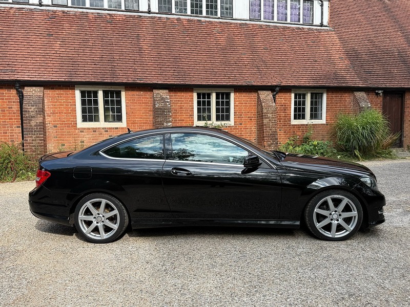 Mercedes-Benz C Class 2.1 C220 CDI AMG Sport Edition Coupe 2dr Diesel G-Tronic+ Euro 5 (s/s) (170 ps) - U10004350