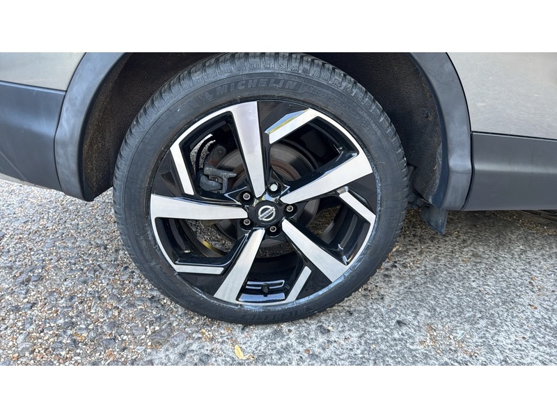 Nissan Qashqai 1.5 dCi Tekna SUV 5dr Diesel Manual Euro 6 (s/s) (110 ps) - U10004353