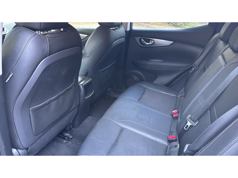 Nissan Qashqai 1.5 dCi Tekna SUV 5dr Diesel Manual Euro 6 (s/s) (110 ps) - U10004353