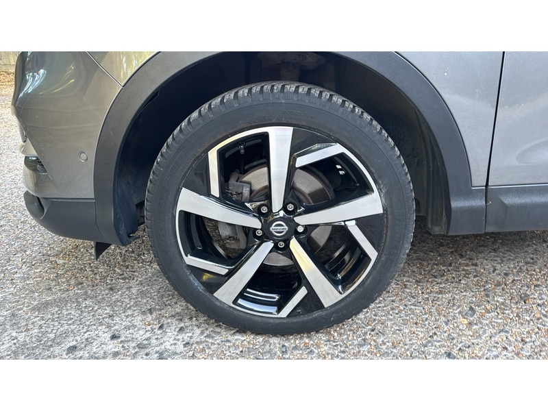 Nissan Qashqai 1.5 dCi Tekna SUV 5dr Diesel Manual Euro 6 (s/s) (110 ps) - U10004353
