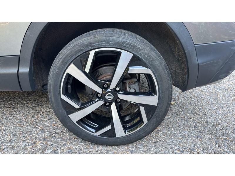 Nissan Qashqai 1.5 dCi Tekna SUV 5dr Diesel Manual Euro 6 (s/s) (110 ps) - U10004353