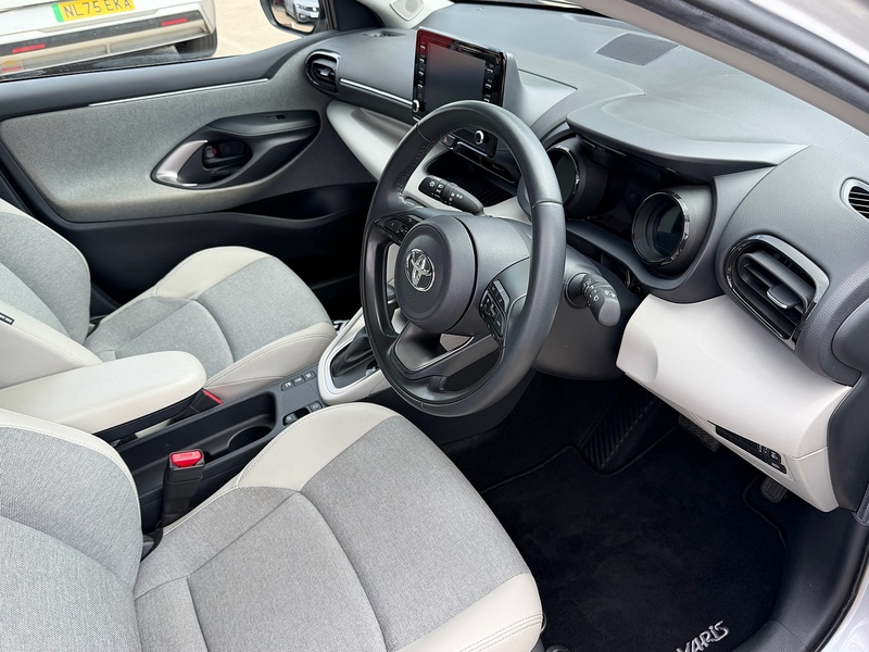 Toyota Yaris 1.5 VVT-h Excel Hatchback 5dr Petrol Hybrid E-CVT Euro 6 (s/s) (116 ps) - U10004354