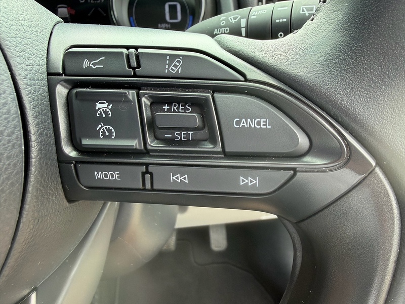 Toyota Yaris 1.5 VVT-h Excel Hatchback 5dr Petrol Hybrid E-CVT Euro 6 (s/s) (116 ps) - U10004354