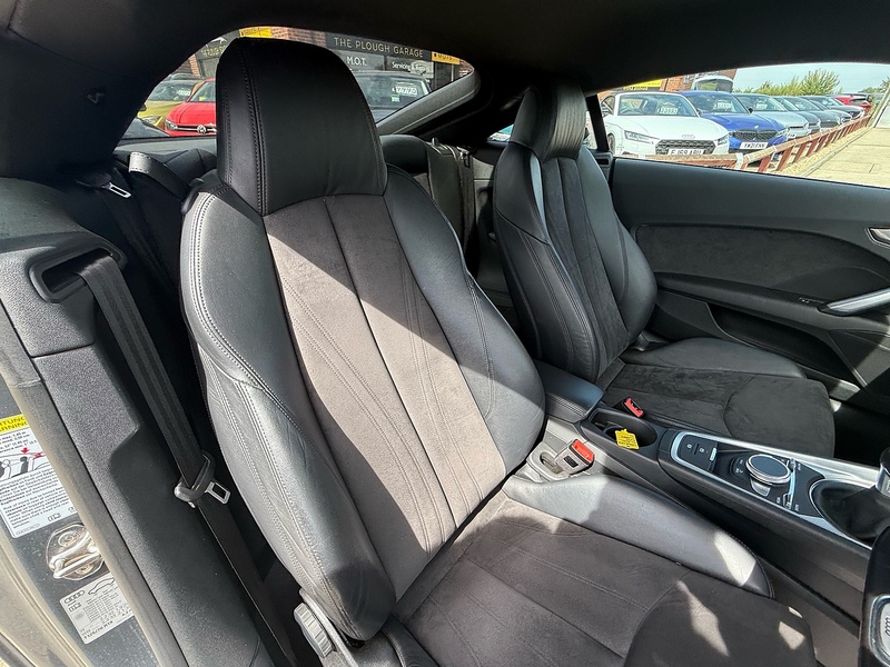 Audi TT 1.8 TFSI Sport Coupe 3dr Petrol Manual Euro 6 (s/s) (180 ps) - U10004355