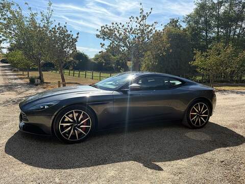 Aston Martin DB11 5.2 V12 Coupe 2dr Petrol Auto Euro 6 (s/s) (608 ps) - U10004358