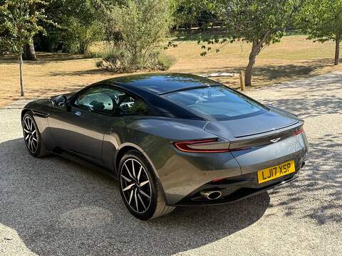 Aston Martin DB11 5.2 V12 Coupe 2dr Petrol Auto Euro 6 (s/s) (608 ps) - U10004358