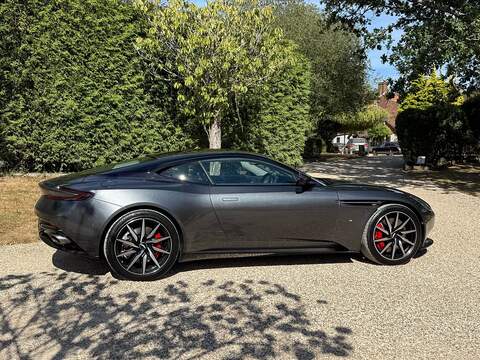 Aston Martin DB11 5.2 V12 Coupe 2dr Petrol Auto Euro 6 (s/s) (608 ps) - U10004358