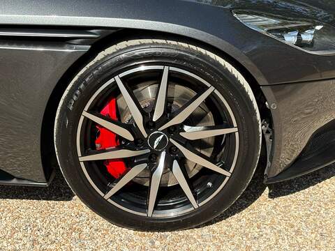Aston Martin DB11 5.2 V12 Coupe 2dr Petrol Auto Euro 6 (s/s) (608 ps) - U10004358