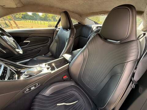 Aston Martin DB11 5.2 V12 Coupe 2dr Petrol Auto Euro 6 (s/s) (608 ps) - U10004358