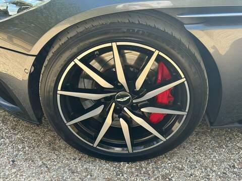 Aston Martin DB11 5.2 V12 Coupe 2dr Petrol Auto Euro 6 (s/s) (608 ps) - U10004358