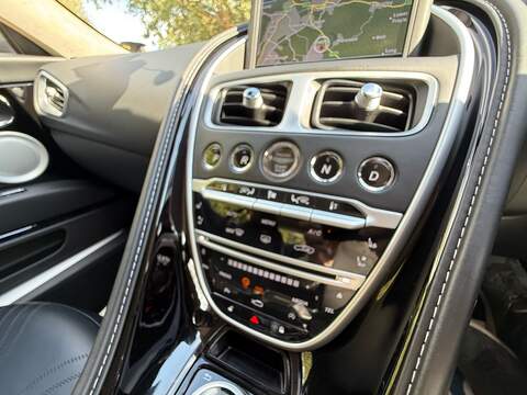 Aston Martin DB11 5.2 V12 Coupe 2dr Petrol Auto Euro 6 (s/s) (608 ps) - U10004358