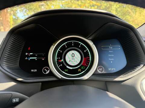 Aston Martin DB11 5.2 V12 Coupe 2dr Petrol Auto Euro 6 (s/s) (608 ps) - U10004358