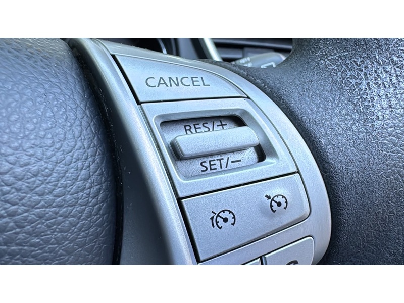 Nissan Qashqai 1.2 DIG-T Visia 2WD Euro 5 (s/s) 5dr - U10004365