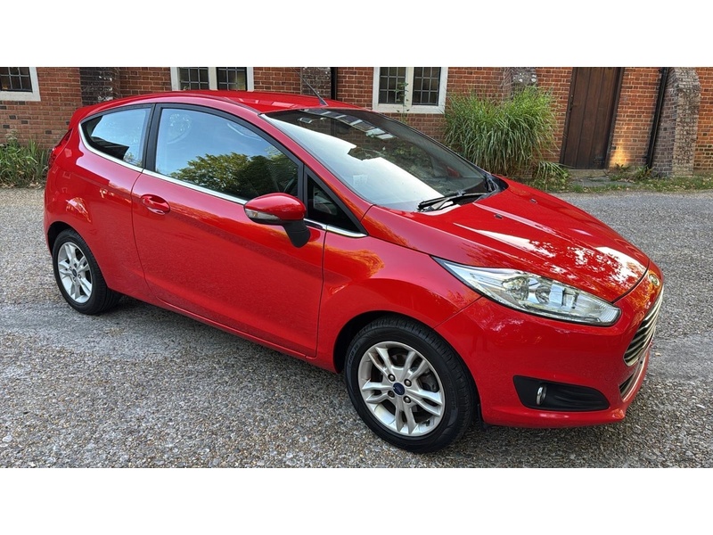 Ford Fiesta 1.25 Zetec Hatchback 3dr Petrol Manual Euro 6 (82 ps) - U10004372
