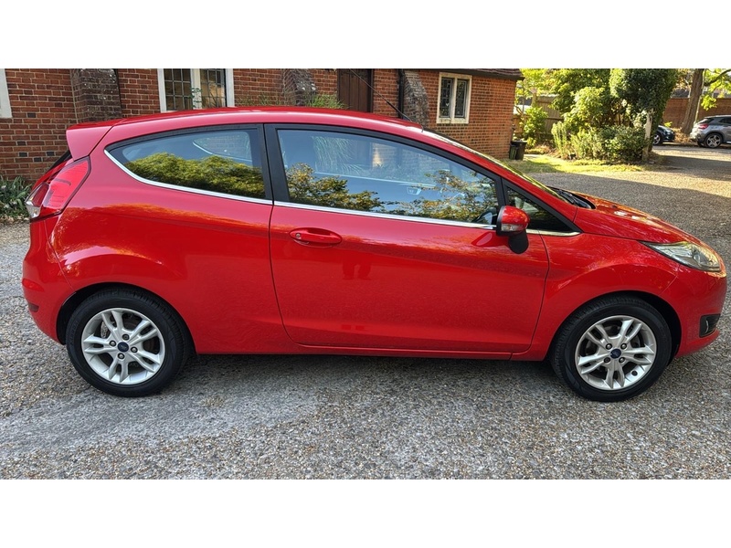 Ford Fiesta 1.25 Zetec Hatchback 3dr Petrol Manual Euro 6 (82 ps) - U10004372