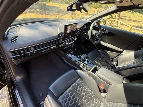 Audi RS4 Avant 2.9 TFSI V6 Vorsprung Estate 5dr Petrol Tiptronic quattro Euro 6 (s/s) (450 ps) - U10004373