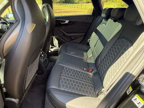 Audi RS4 Avant 2.9 TFSI V6 Vorsprung Estate 5dr Petrol Tiptronic quattro Euro 6 (s/s) (450 ps) - U10004373