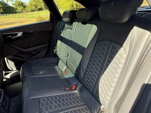 Audi RS4 Avant 2.9 TFSI V6 Vorsprung Estate 5dr Petrol Tiptronic quattro Euro 6 (s/s) (450 ps) - U10004373