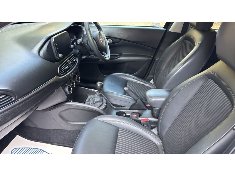 Fiat Tipo 1.4 MPI Sport Euro 6 (s/s) 5dr - U10004374