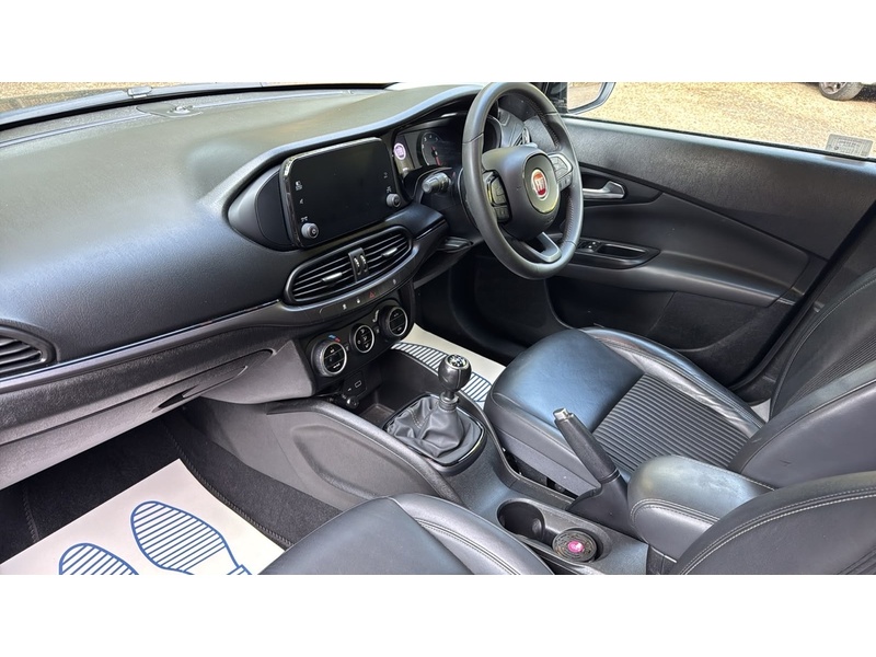 Fiat Tipo 1.4 MPI Sport Euro 6 (s/s) 5dr - U10004374
