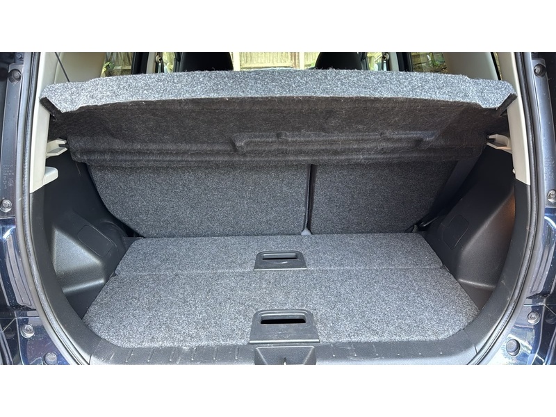 Nissan Note 1.4 16V n-tec Hatchback 5dr Petrol Manual Euro 5 (88 ps) - U10004378