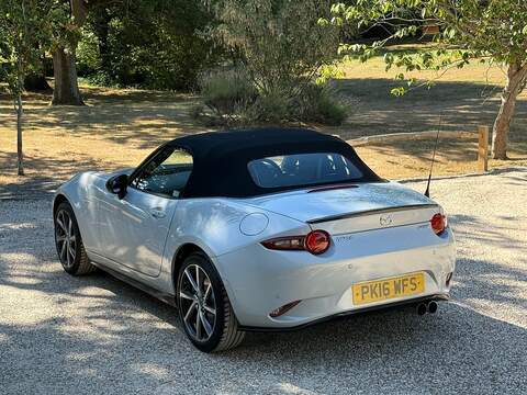 Mazda MX-5 2.0 SKYACTIV-G Sport Recaro Convertible 2dr Petrol Manual Euro 6 (160 ps) - U10004391