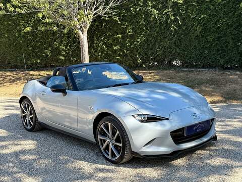 Mazda MX-5 2.0 SKYACTIV-G Sport Recaro Convertible 2dr Petrol Manual Euro 6 (160 ps) - U10004391