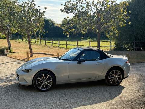 Mazda MX-5 2.0 SKYACTIV-G Sport Recaro Convertible 2dr Petrol Manual Euro 6 (160 ps) - U10004391